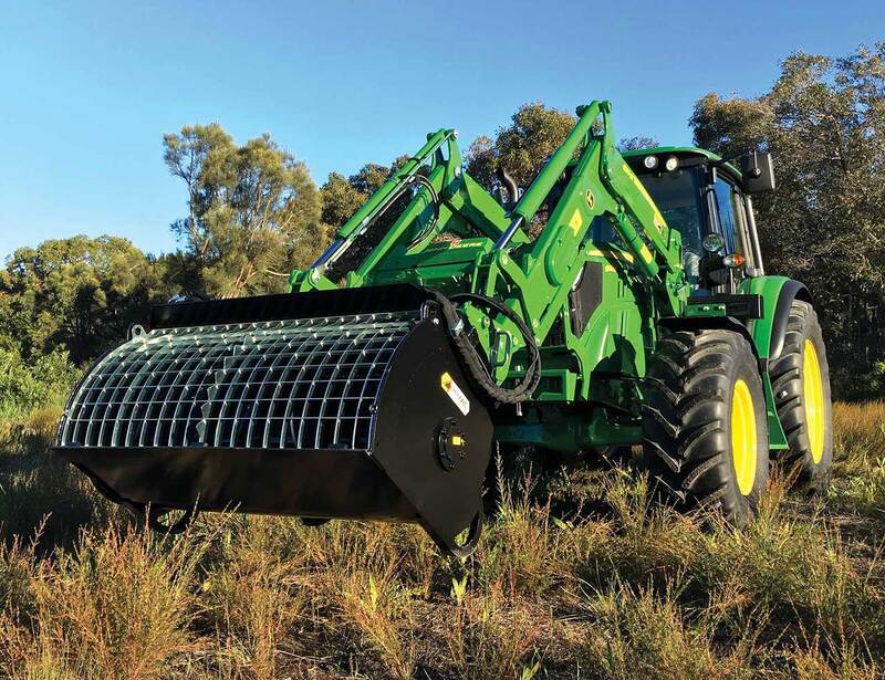 himac-attachments-product-1280-tractor-self-loading-mixer-bucket-3_1600x1200_crop_center@2x-1