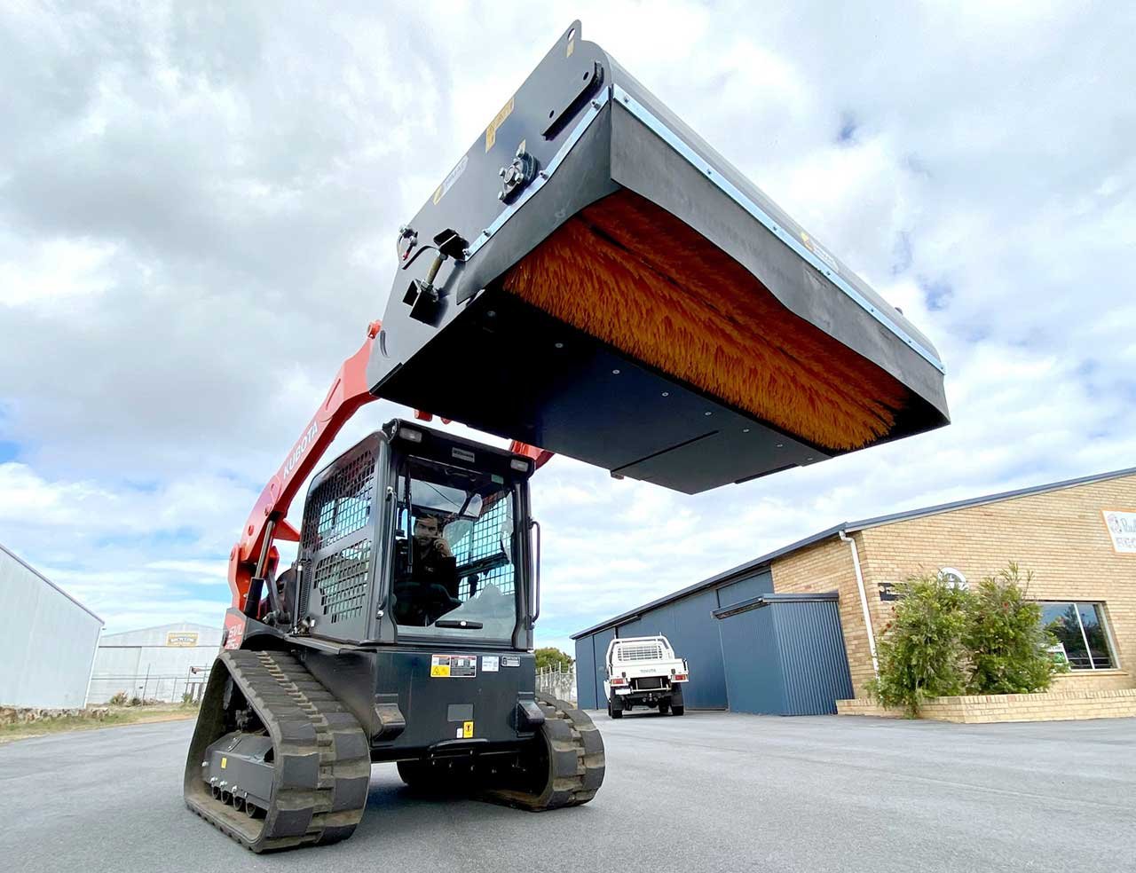 himac-attachments-product-1280-skid-steer-bucket-broom-5_1600x1200_crop_center