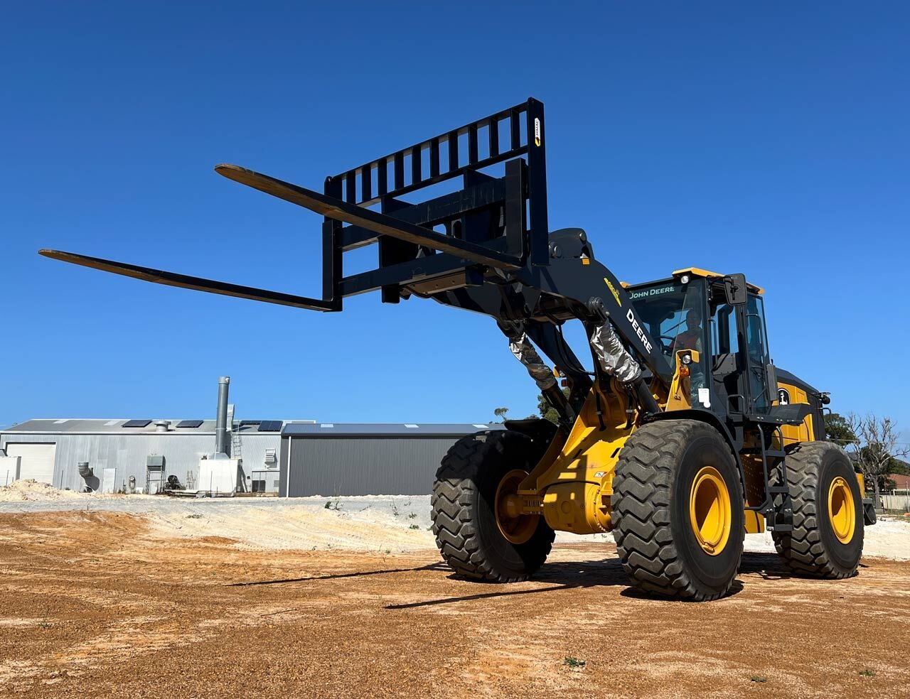 himac-attachments-product-1280-wheel-loader-pallet-forks-24